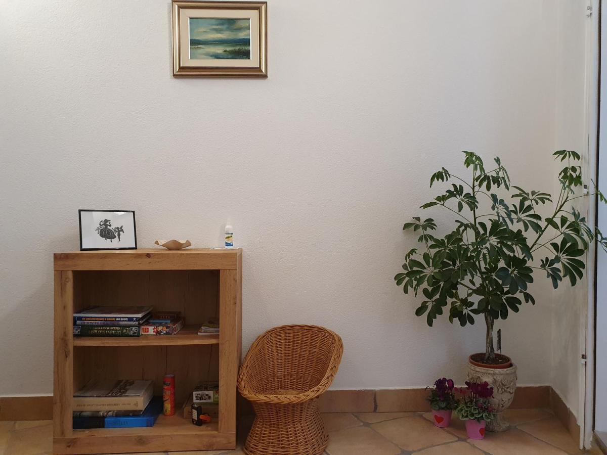 Apartma *